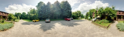 Leśny Dwór - na parkingu